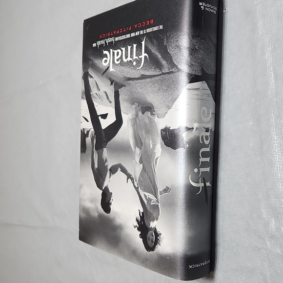 Finale, By: Becca Fitzpatrick - Picture 2 of 7